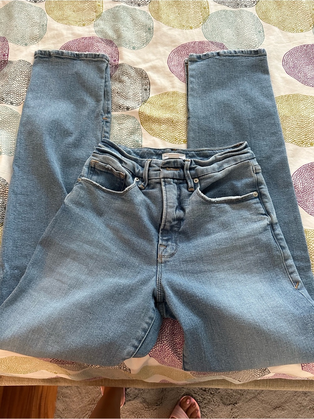 Good American Straight-Leg Light Blue Jeans